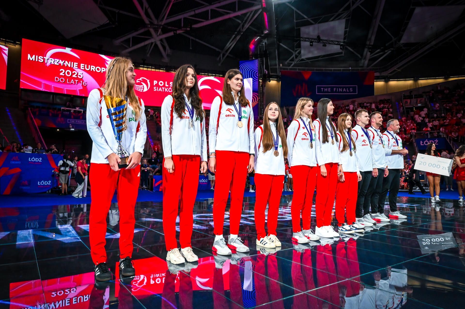 Mistrzynie Europy uhonorowane na VNL w Łodzi