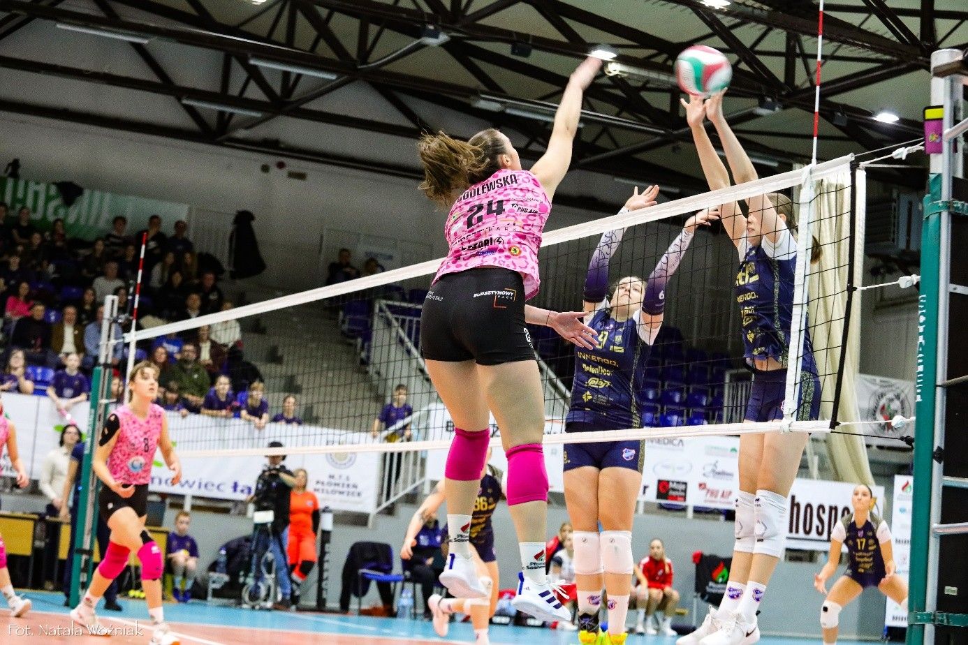 1LK: Credo Płomień wygrywa po thrillerze