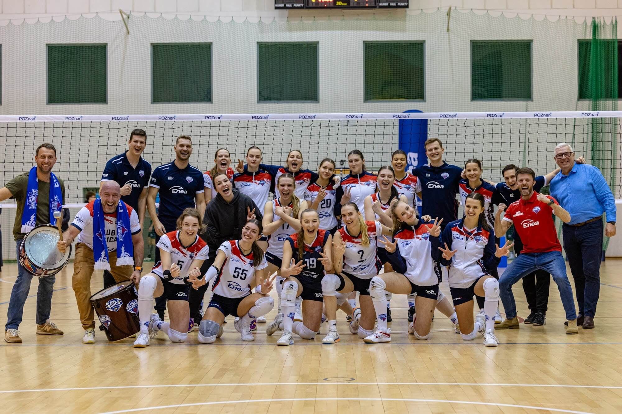 Mecz 15. kolejki 1. Ligi Siatkówki Kobiet 2024/25: Enea Energetyk Poznań - Hospel Płomień Sosnowiec 3:1 (18:25, 25:20, 25:17, 25:23). Energetyk świętuje zwycięstwo.