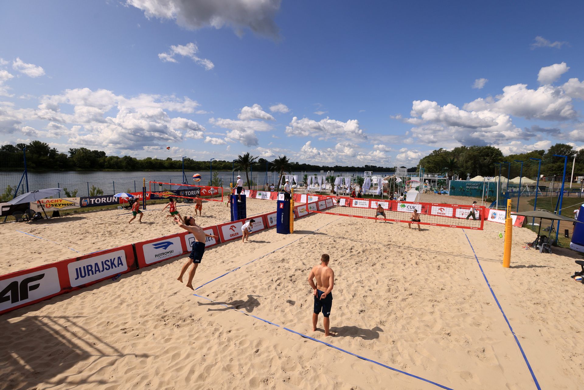 Pierwszy dzień ORLEN Beach Volley Tour 2025 w Toruniu za nami