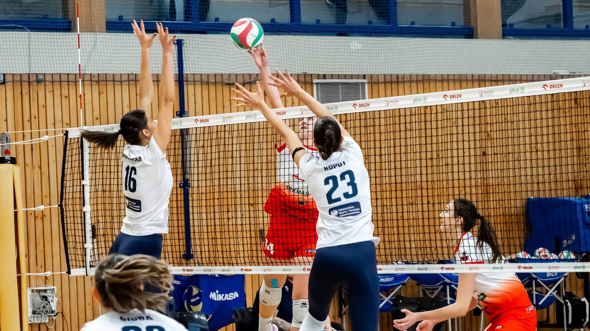 Mecz 12. kolejki 1. Ligi Siatkówki Kobiet 2024/2025: SMS PZPS Szczyrk – PMKS Nike Węgrów 3:0 (25:22, 25:23, 25:20)