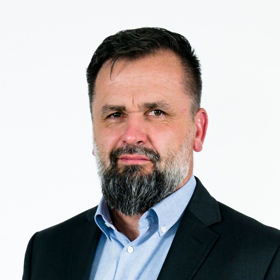 TOMASZ PIECHOTA