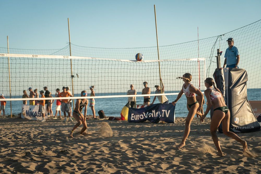 Mistrzostwa Europy U20 w siatkówce plażowej: Zuzanna Kudlik i Hanna Leśniewicz brązowymi medalistkami!