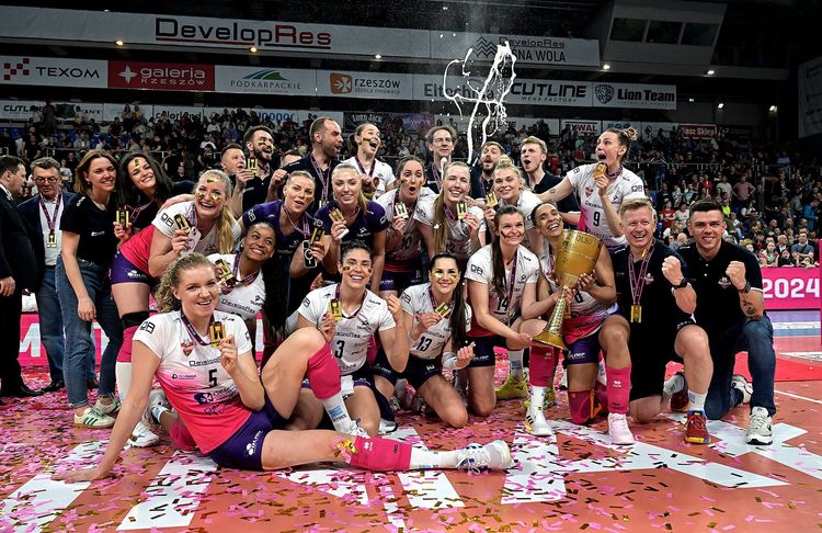 /uploads/04_2025_FINAL_TAURON_13_7184342ad2.jpg /uploads/04_2025_FINAL_TAURON_13_7184342ad2.jpg