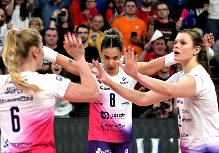 /uploads/04_2025_FINAL_TAURON_6_76a2f62f4e.jpg /uploads/04_2025_FINAL_TAURON_6_76a2f62f4e.jpg