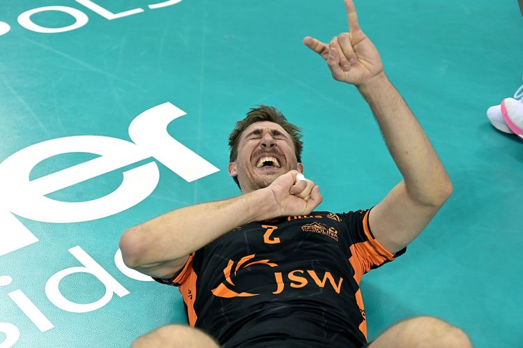 /uploads/04_2025_PP_MEN_6_2552a39734.jpg /uploads/04_2025_PP_MEN_6_2552a39734.jpg