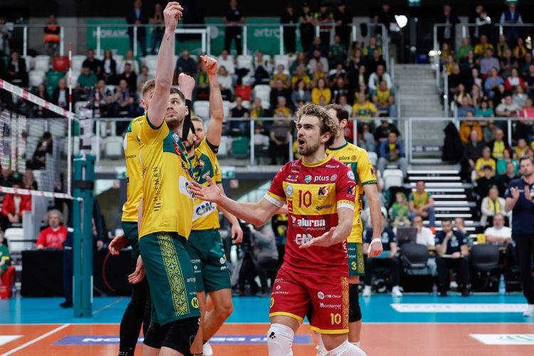 Rywalizacja ZAKSY i Aluronu CMC Warty o półfinał trwa 