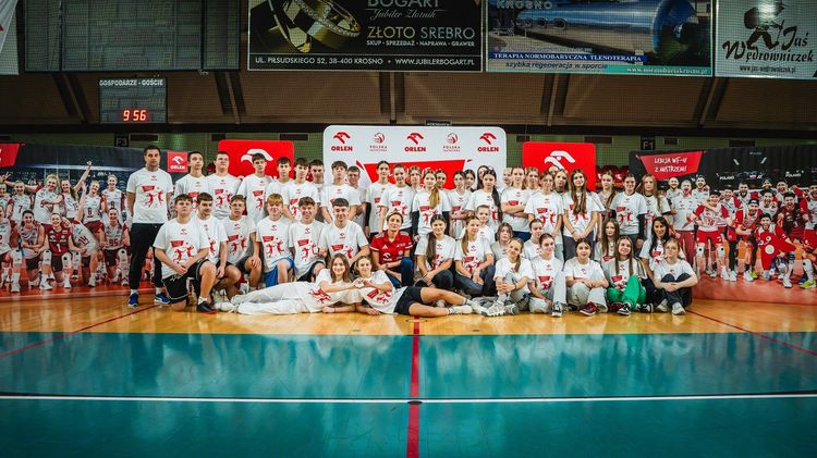"Lekcje WF-u z Mistrzem" – siatkarskie spotkania w 18 szkołach w całej Polsce!