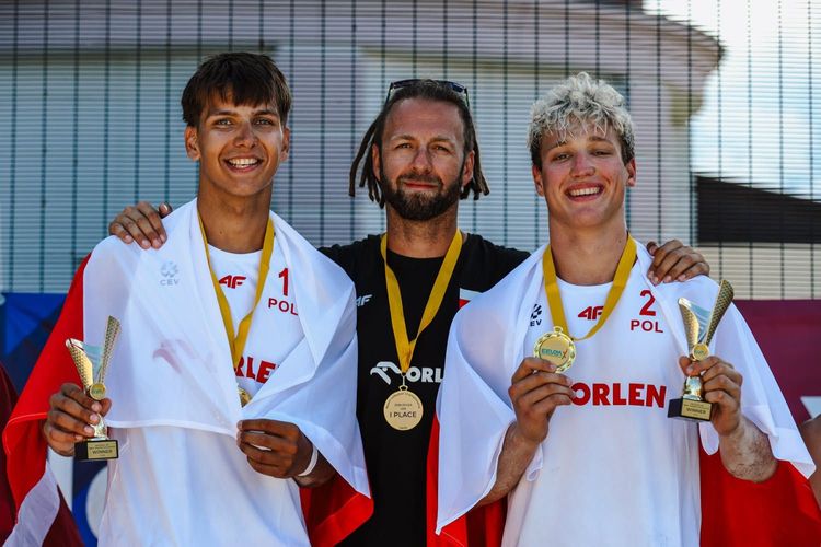 Igor Gliszczyński i Alan Robak Mistrzami Europy Wschodniej EEVZA U18 w siatkówce plażowej!