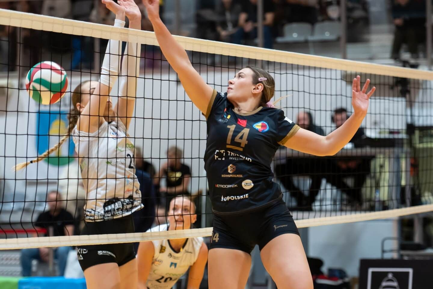 1LK: Koncert obu drużyn! MKS COPCO o włos wygrywa z Nysą